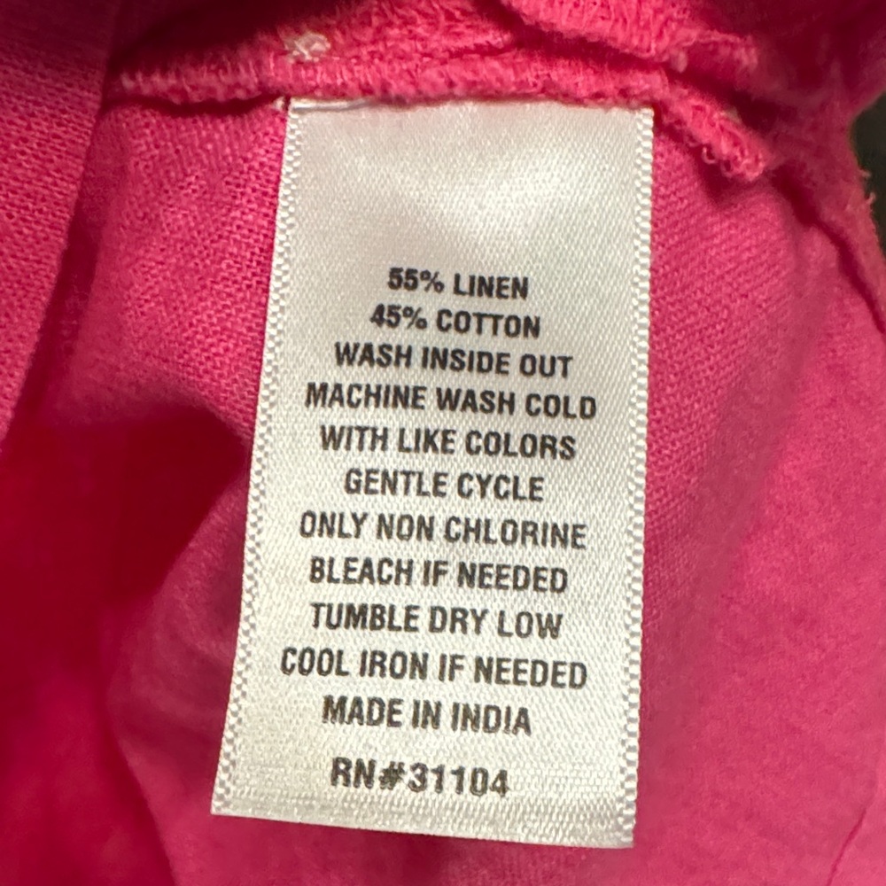 crown & ivy Sleeveless Ruffle V-Neck Top in Hot Pink - Picture 5 of 5